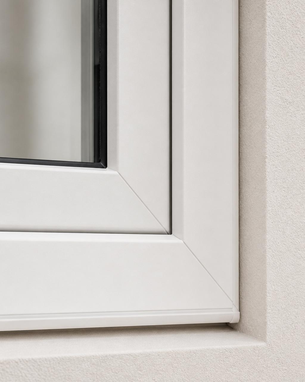 Interieur met witte PVC kozijnen